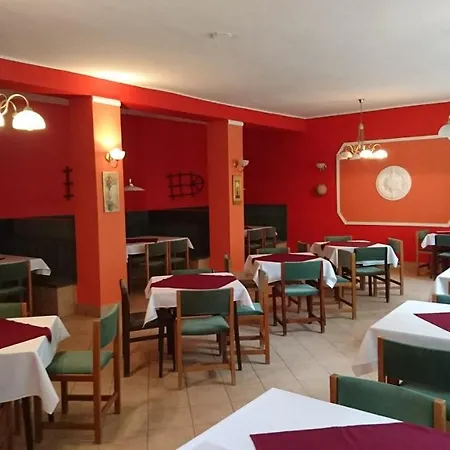Levendula Panzio Es Etterem *